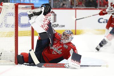 NHL roundup: Capitals snap losing streak with 3-1 win over Hurricanes