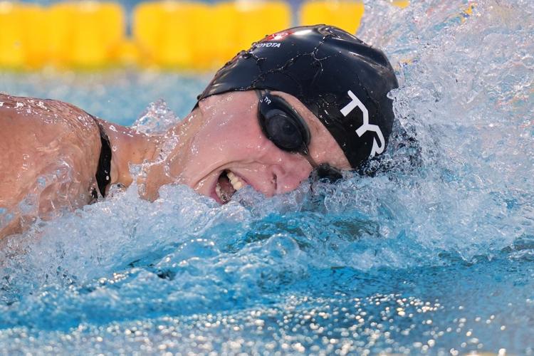Lani Pallister stuns Katie Ledecky with her first international 800 free loss at Pan Pacs