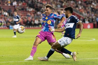 Vancouver Whitecaps continue successful road trip with 2-1 comeback win in Toronto