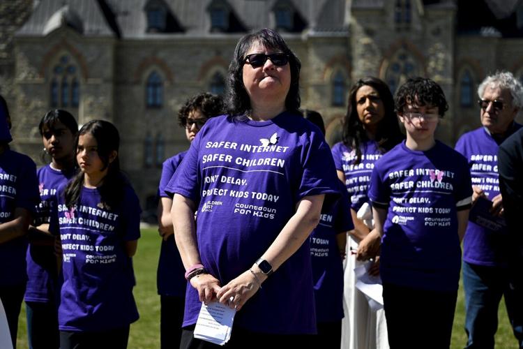 Child advocates call for online harms bill covering AI chatbots, gaming