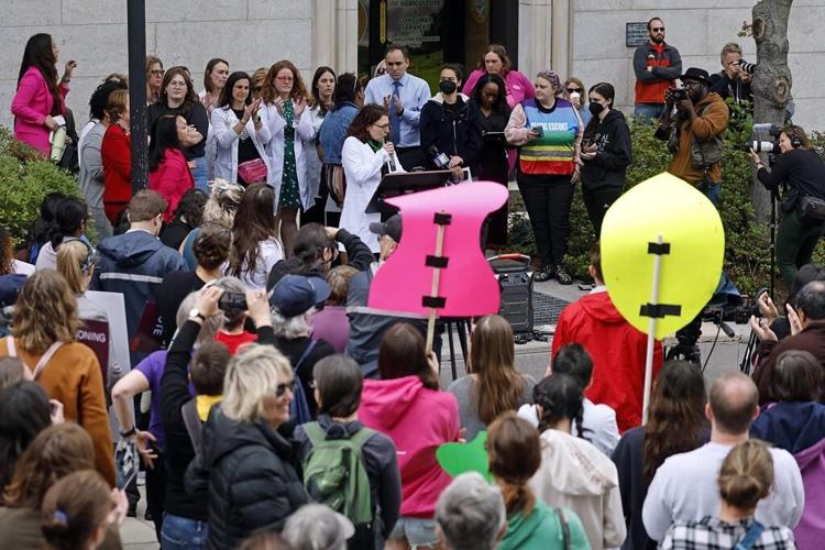 North Carolina House OKs bill tightening abortion limits