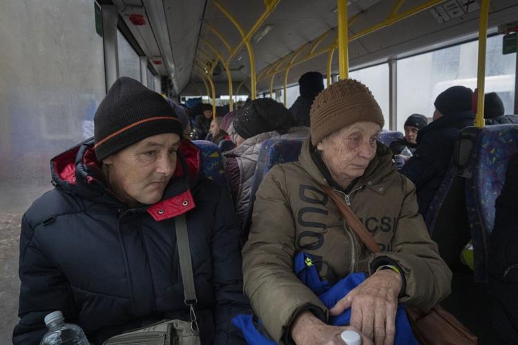 Russian forces edge closer to a key eastern Ukraine city in intense fighting, officials say