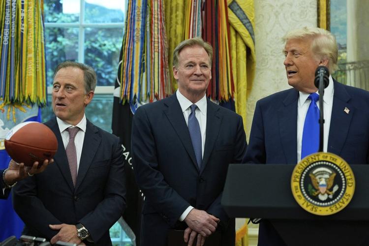 Washington to host the 2027 NFL draft on the ��ɫtv Mall, President Donald Trump says
