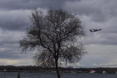 Toronto island airport lease extended for up to 12 years