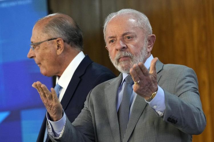 Trump's tariff threat pushes Lula's popularity and worsens legal troubles for Brazil's ex-leader