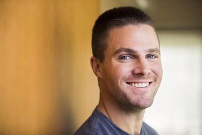 Toronto-born actor Stephen Amell clarifies previous anti-strike statements