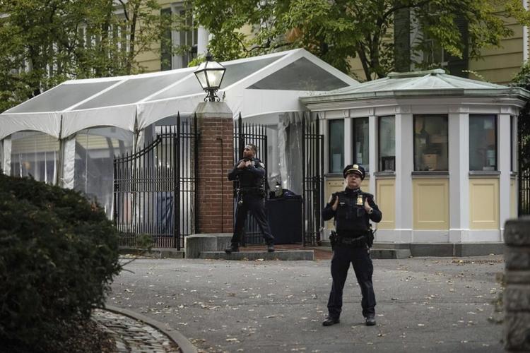 FBI seizes NYC mayor's phone ahead of expected unsealing of indictment