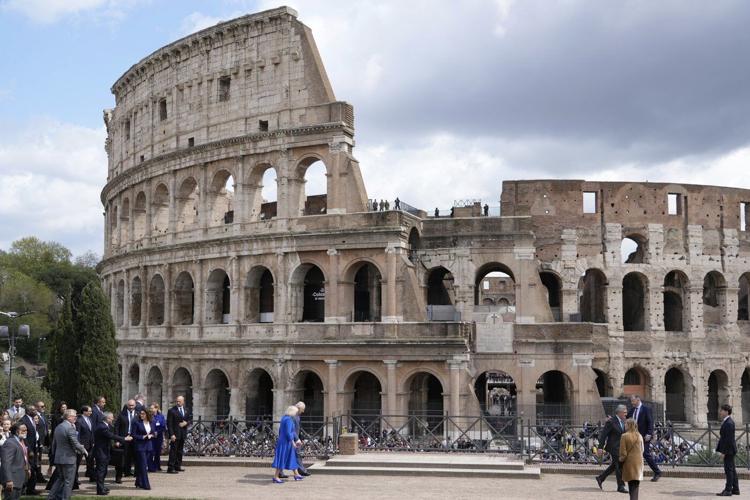 UK royals meet Italy's president and enjoy a special tour of Rome's Colosseum