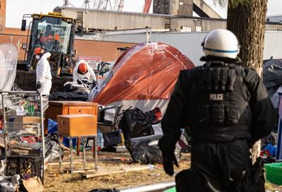 New report says Montreal should stop dismantling homeless encampments