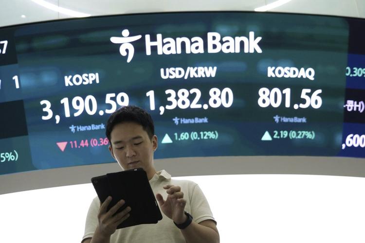 Asian shares mostly decline as worries continue over Trump's tariffs