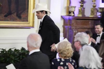 Biden hosts GOP, Dem governors at White House for dinner