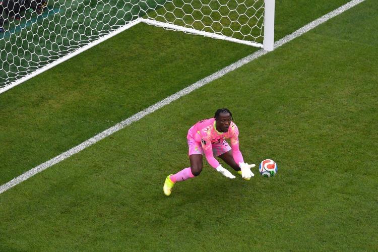 England and Ghana play to 0-0 draw at World Cup despite flurry-filled final minutes