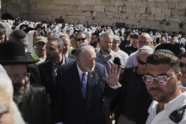 Israeli strikes kill at least 25 in Gaza and Huckabee makes first appearance as US ambassador