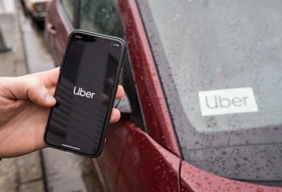 B.C. court squelches Vancouver bylaw that forced ride-hailing firms to pay fees