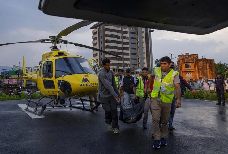 All 6 aboard helicopter carrying Mexican tourists are killed in a crash near Mount Everest in Nepal