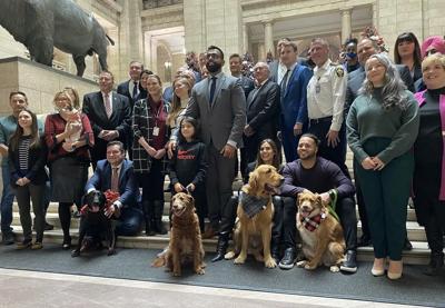 Manitoba politician pushes for crackdown on people who leave pets in vehicles
