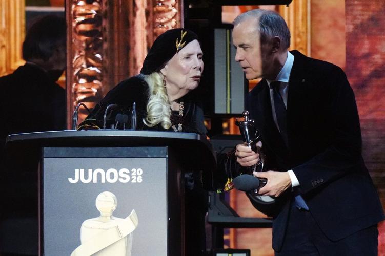 Photo Gallery: Joni Mitchell sings onstage at the Junos