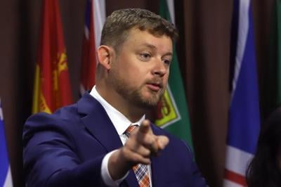 NDP, labour groups want new parents to be able to access EI if they lose their job