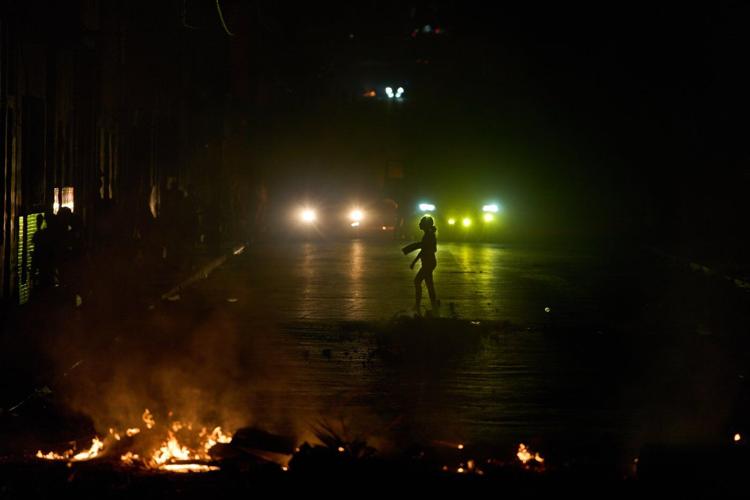 Cuba’s power grid collapses and plunges eastern provinces into a major blackout