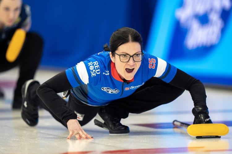 Manitoba's Kerri Einarson to face defending champion Rachel Homan in Hearts final