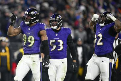 NFL playoff roundup: Ravens' powerful ground attack leads to 28-14 win over Steelers