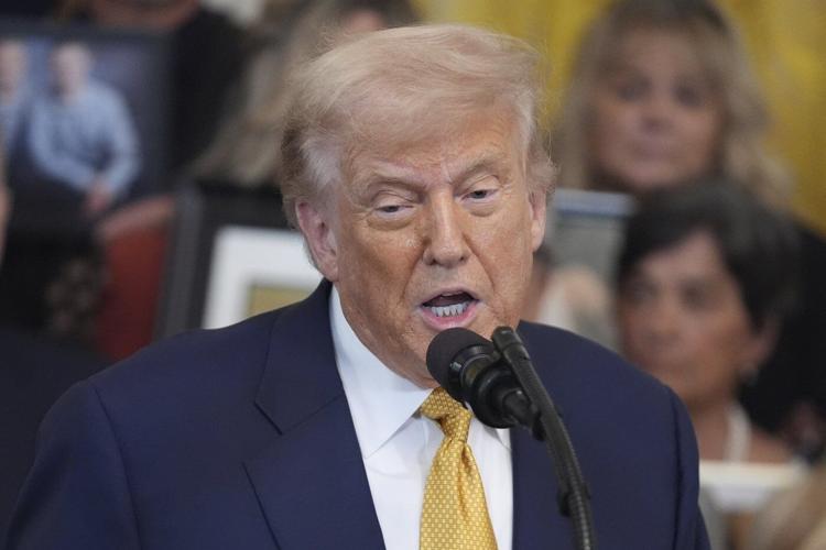 Trump offers regulatory relief for coal, iron ore and chemical industries