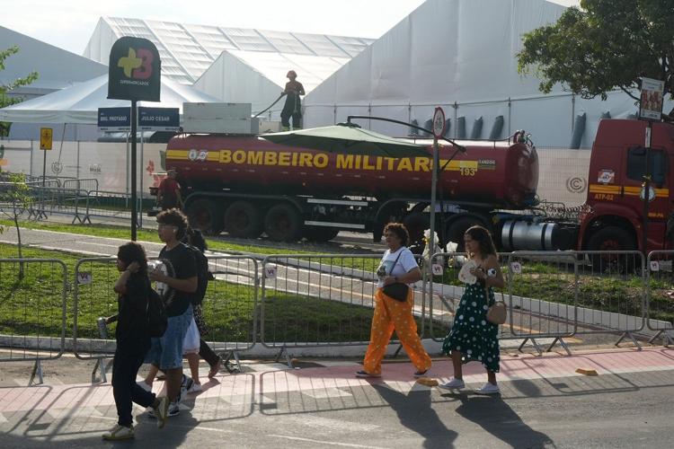 Fire disrupts UN climate talks just as negotiators reach critical final days