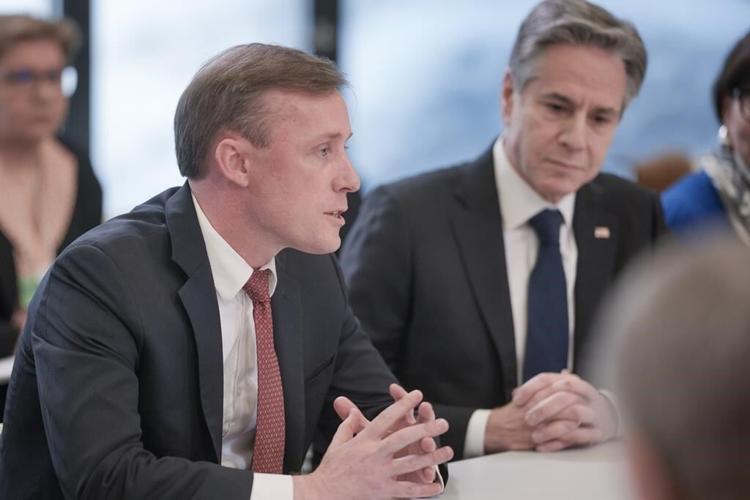 At Davos, Zelenskyy tries to rally support for Ukraine's fight