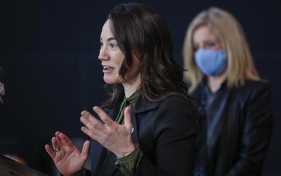 Senior Alberta NDP legislature member Shannon Phillips to resign seat