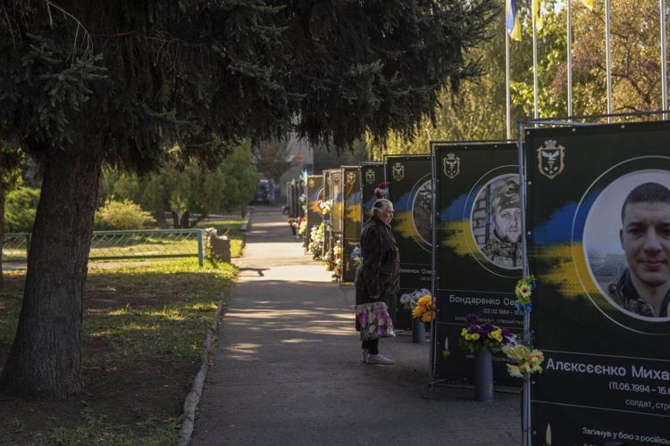 Ukraine faces a new test as Russia steps up its drive to seize Donetsk’s fortress belt