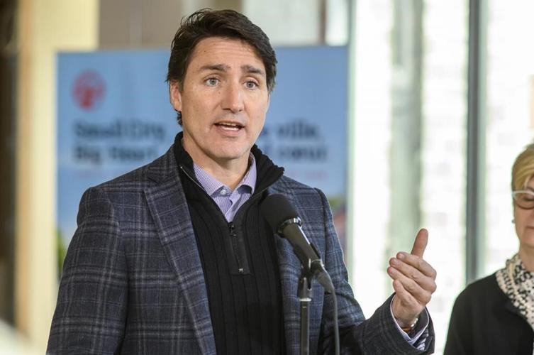Justin Trudeau signe au Nunavut le transfert de responsabilités fédérales