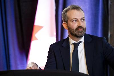 Feds say they'll simplify procurement to get more contracts to small businesses