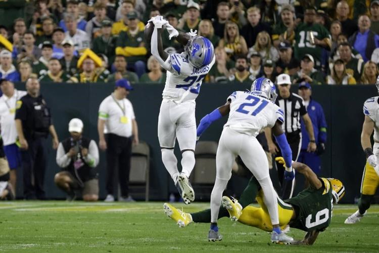 David Montgomery runs wild as Lions beat Packers 34-20 to take early command of NFC North
