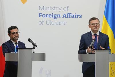 French foreign minister visits Kyiv and pledges solidarity as Russia launches attacks