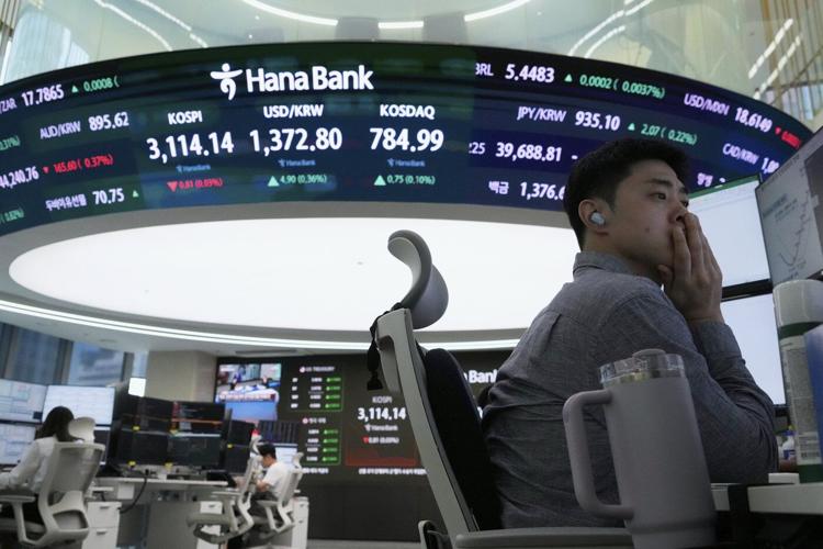 Stocks open higher on Wall Street as trade talks press ahead