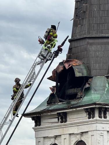 More severe weather moves through Midwest as Iowa residents clean up tornado damage