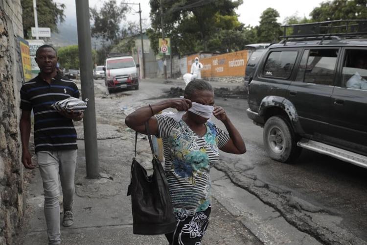 5 killed in Haiti as vigilante crowds target suspected gangs