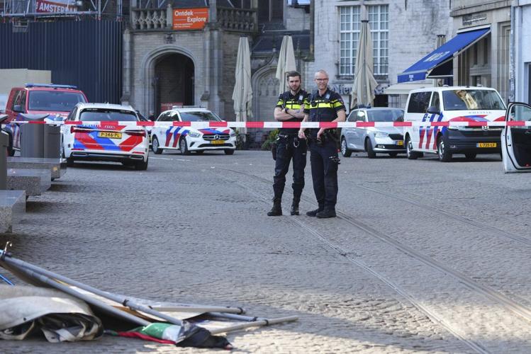 A stabbing attack in Amsterdam wounds five people, including four foreigners