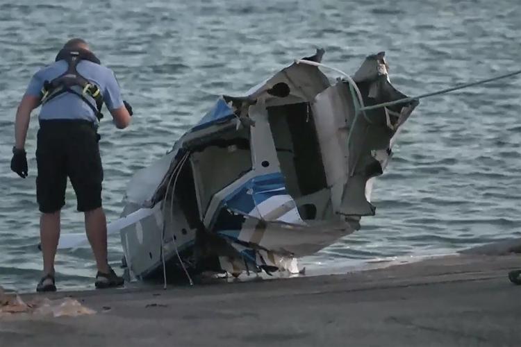 A seaplane crashes off an Australian tourist island, killing 3 and injuring 3 others