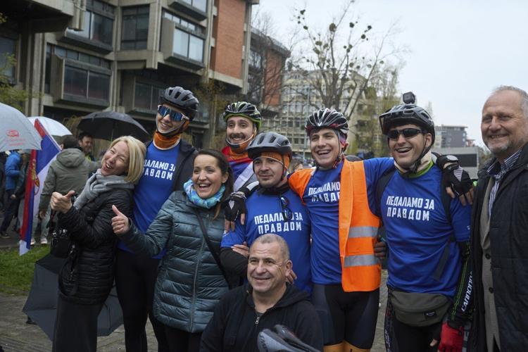 Serbian student protesters head to Strasbourg on bicycles to seek EU support