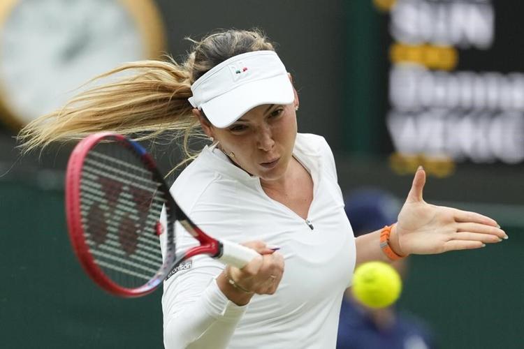 Donna Vekic reaches first Grand Slam semifinal in comeback win over Lulu Sun at Wimbledon