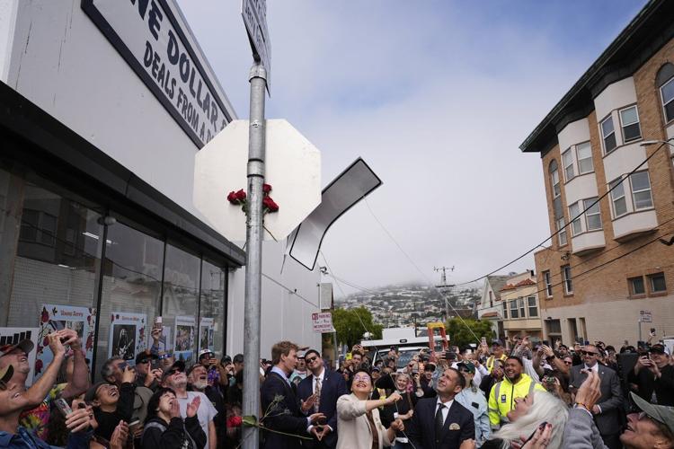 Grateful Dead guitarist Jerry Garcia has childhood street named for him in San Francisco