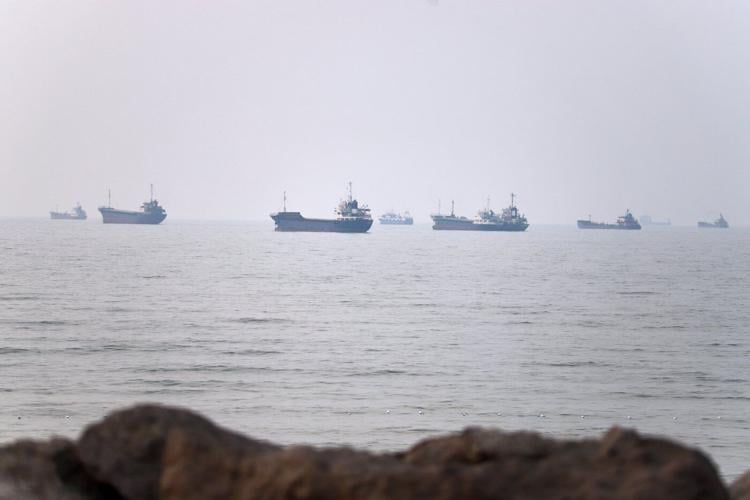 US revokes license that authorized sale of Iranian oil