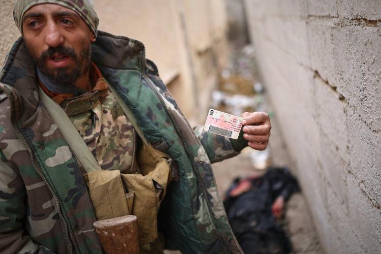 Syrian government seizes strategic town in Raqqa from Kurdish forces in an ongoing push eastward