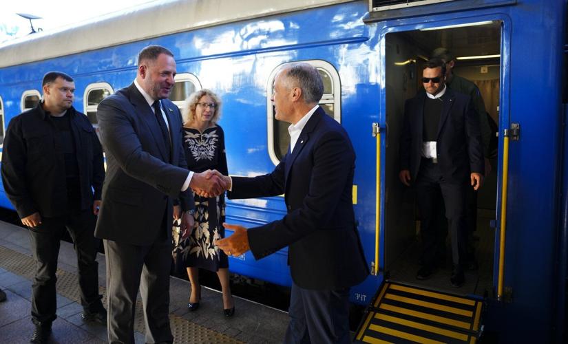 Carney delivers message of solidarity in Ukraine on its Independence Day