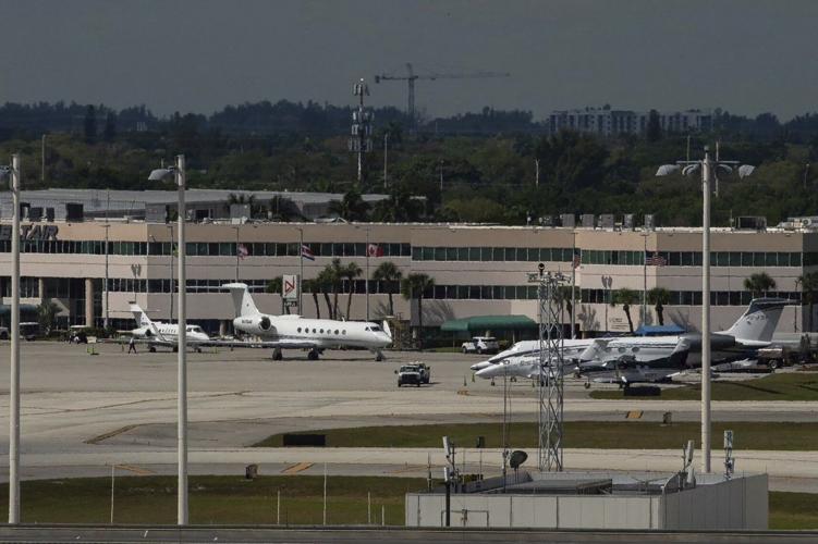 Influencer Tate brothers, who face human trafficking charges in Romania, arrive in the US