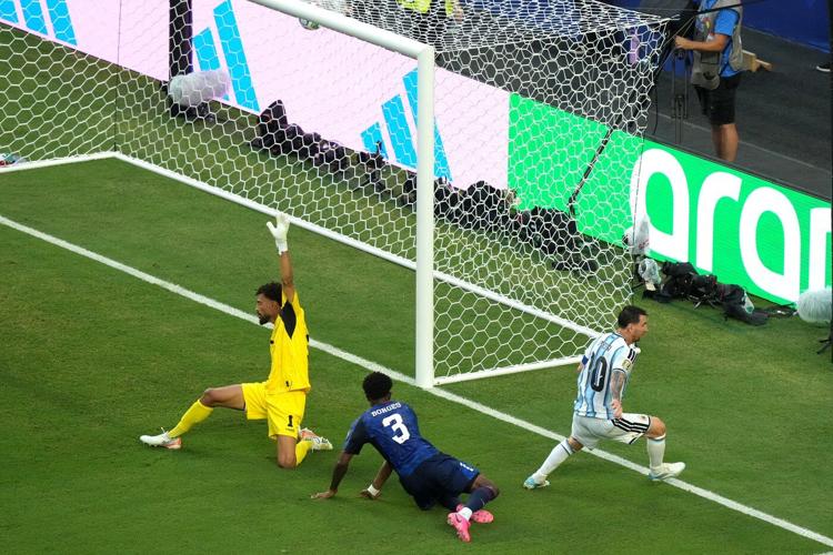 Lionel Messi scores 20th World Cup goal, extends streak to 8 games and takes Golden Boot lead