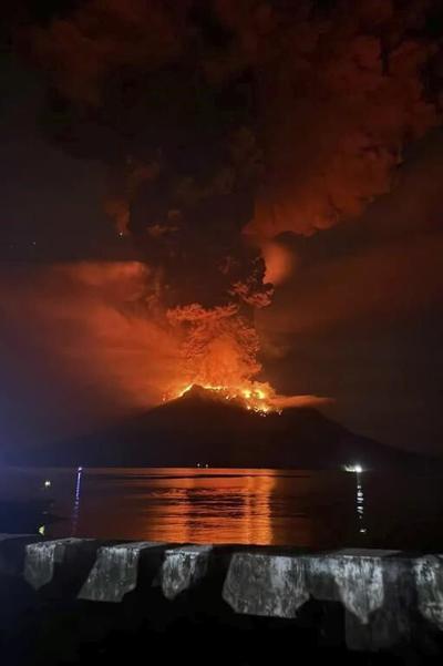 More people are evacuated after the dramatic eruption of an Indonesian volcano