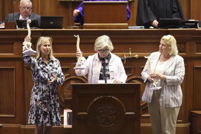 2 abortion bans failed, 1 passed in US statehouses this week