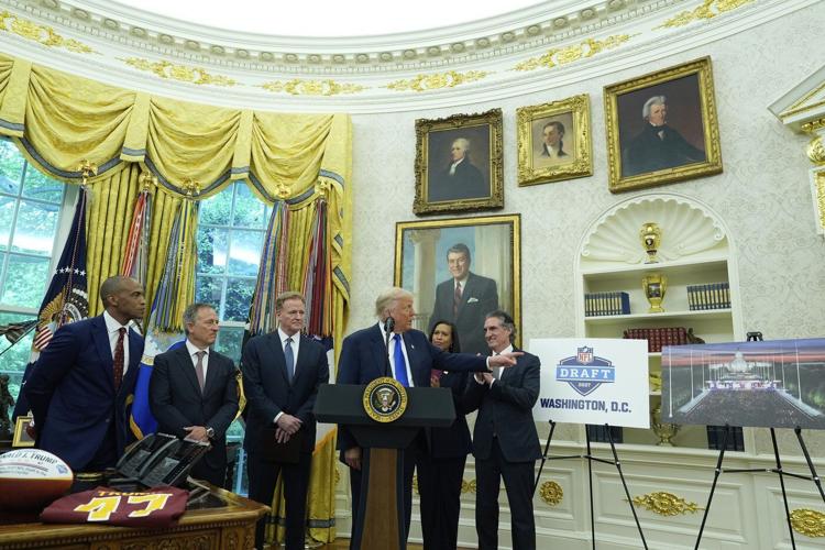 Washington to host the 2027 NFL draft on the ��ɫtv Mall, President Donald Trump says